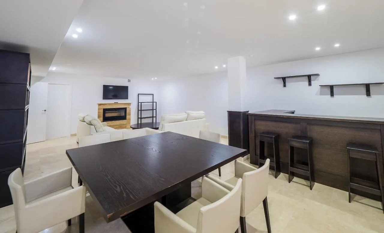 Cubo'S Villa Maria Pinos De Alhaurin 阿尔豪林德拉托里